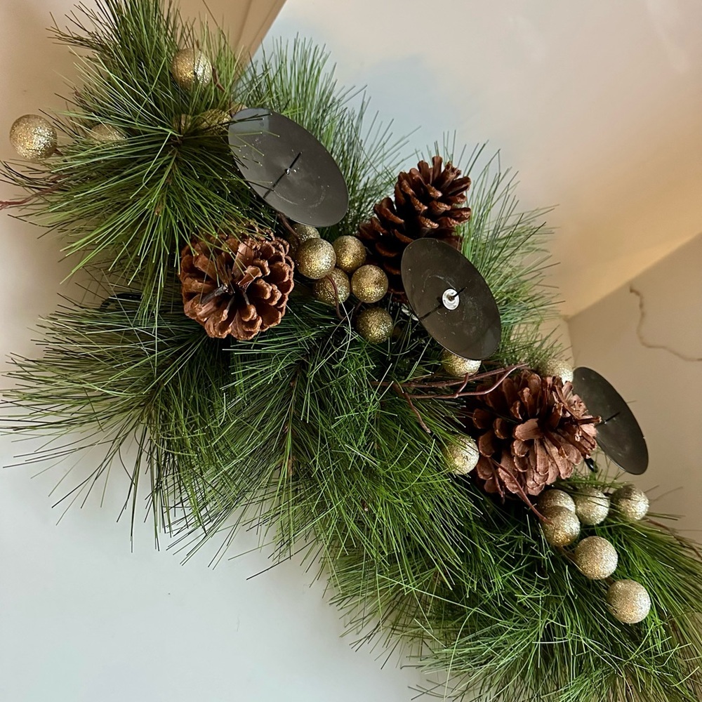 Christmas centre piece candle holder pine